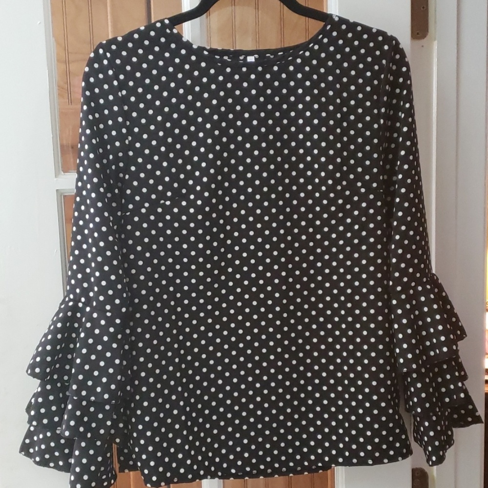 Black/white blouse
